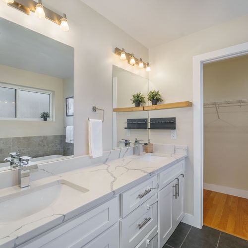 Pamper yourself in our spacious master bathroom with a generously sized vanity.
