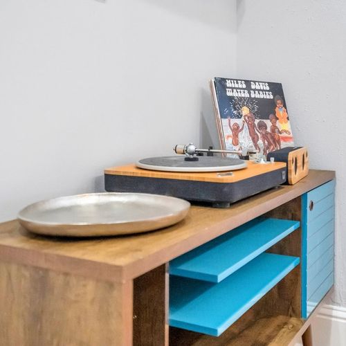Artistic details | Record Player