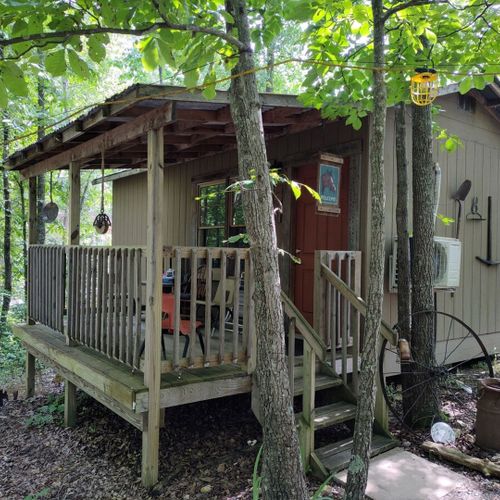 Exterior:  the front of the cabin in the summer. Note the authentic "hillbilly-chic" fun design. ;-)