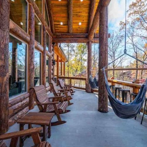 Second story balcony with amazing views of the creek!