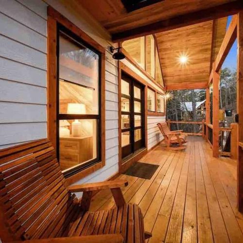 Another view of the front porch.