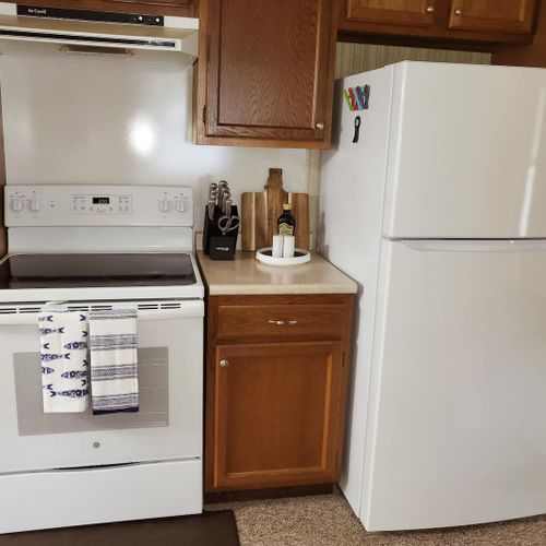 Forrest's cabin - kitchen