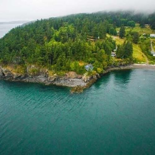 Kangaroo Point where Spotted Deer Hideaway is located....we are on the left side of this photo.
