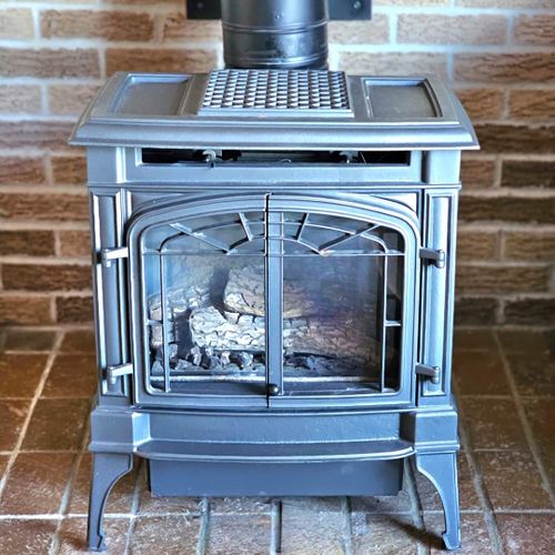 Living room:  the toggle switch on the top right will turn on the unit. The knob will adjust the flame. The unit will let off a little heat even when the flame is not running.