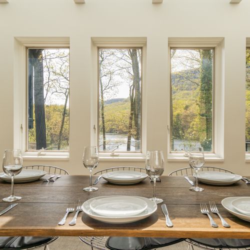 Lake views make a magnificent backdrop for meals.