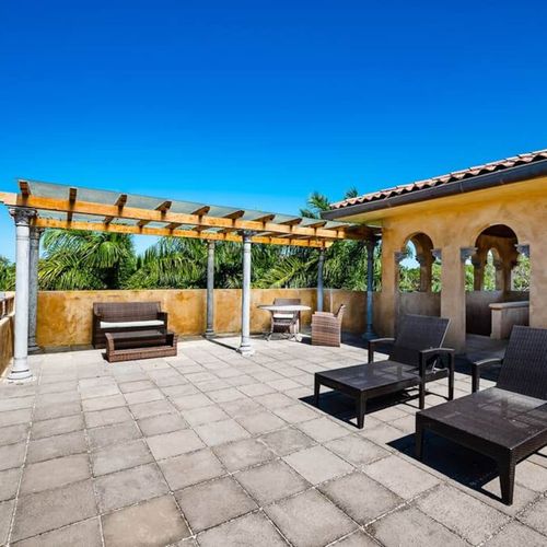 The open sky roof terrace is shared between the units to enjoy the great views..