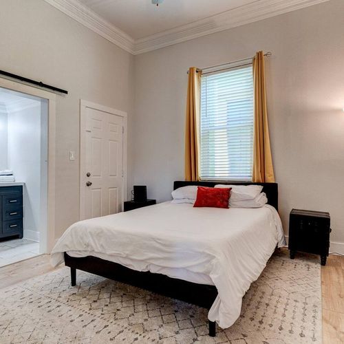 Restful master bedroom w/ an en suite bath — your own private retreat.