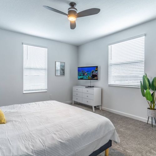 Guest Room Enjoy Your Favorite Movies and TV Shows with the Included Roku Smart TV