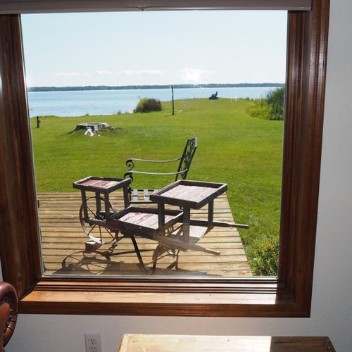Living room:  the cabin has a huge living room with a gas fireplace and 
 great lake views!