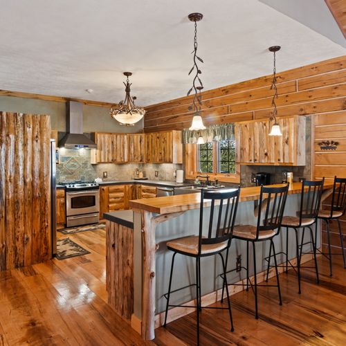 Kitchen:  beautiful kitchen with all stainless steel appliances!