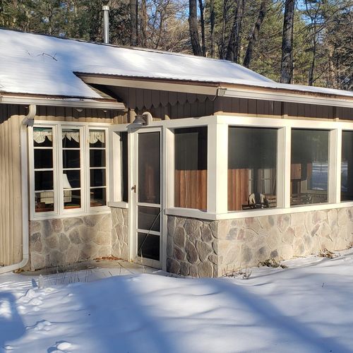 Exterior:  the front of the cabin in winter