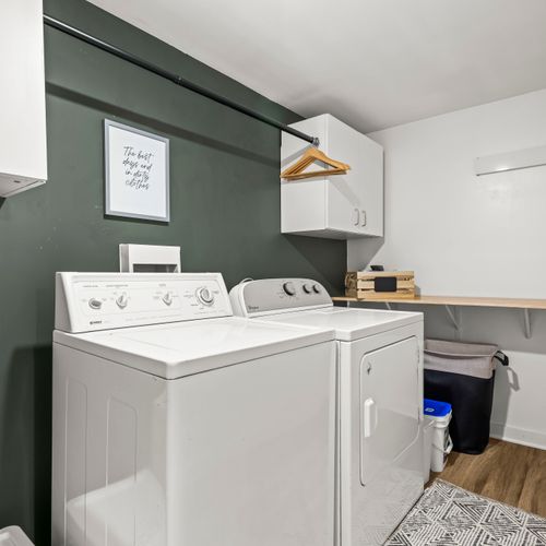 Stay fresh—washer/dryer combo for your convenience.