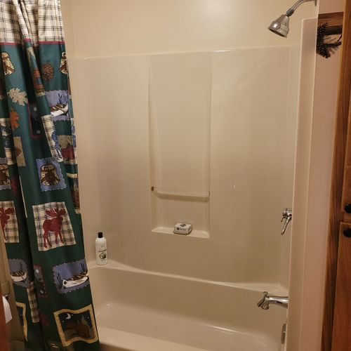 FULL BATHROOM #2 (SECOND FLOOR):  Full bathroom on the second floor to support the 3 bedrooms on the second floor.