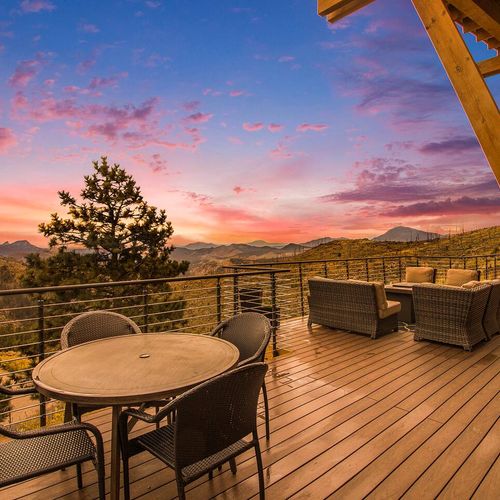 - gather at the dining table or lounge beneath a glowing mountain sunset sky
- every angle of this elevated deck offers sweeping, unobstructed views
- enjoy evening drinks, stargazing, or simply soaking up the peaceful horizon
