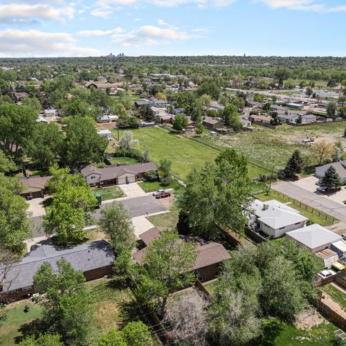 Find your calm in this peaceful neighborhood, surrounded by nature’s greenery and gentle quiet.