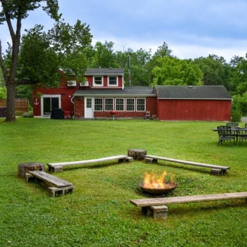 Enjoy a dinner outdoors and end the day with s'mores at the firepit