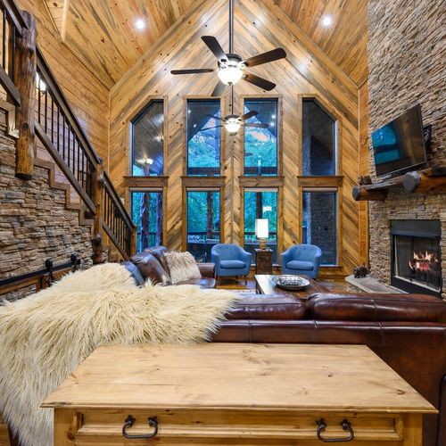 As you enter you are welcomed by the lodge room!