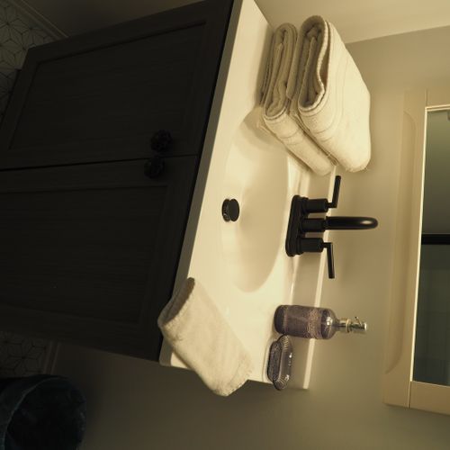 Bathroom:  the home has a full bathroom that has been newly renovated and is gorgeous!