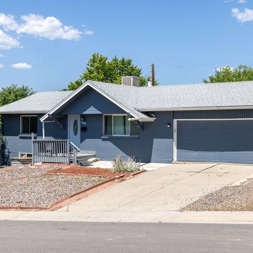 Welcome to your sunny retreat with parking included.