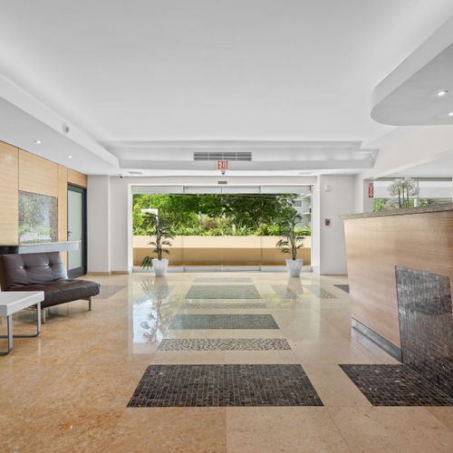 Welcome to a space of luxury: our elegant and modern lobby.