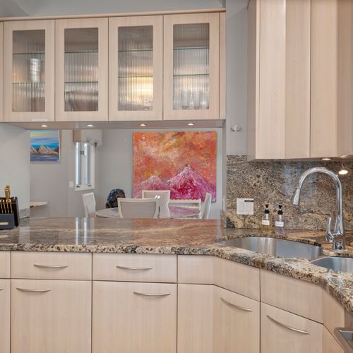Gorgeous, functional kitchen stocked with essentials—perfect for coffee or full meals.