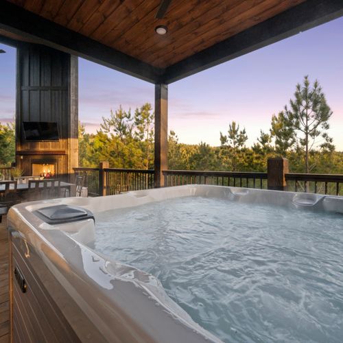 The 6-person hot tub!