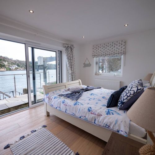 Boathouse bedroom 1 with view