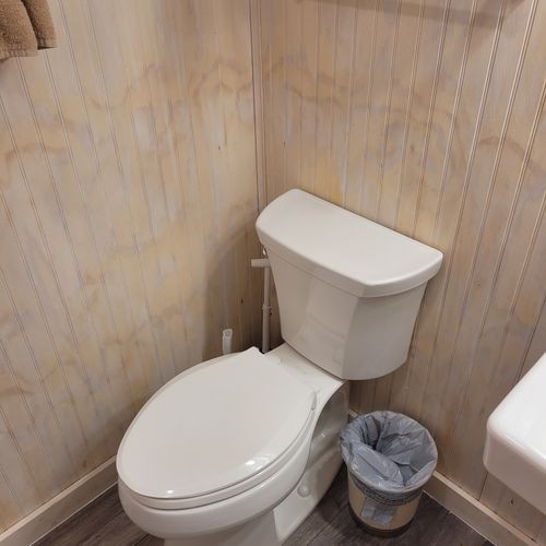 BATHROOM #2 (SECOND FLOOR):  Full bathroom on the second floor.