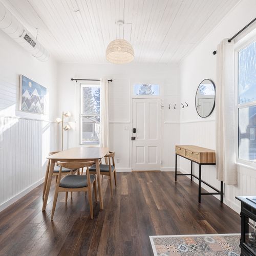 The bright and welcoming entry way.