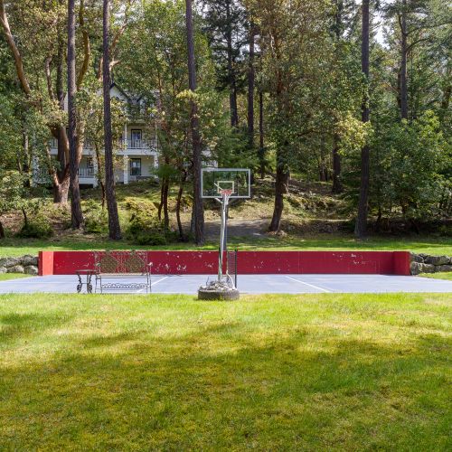 Sun and fun on the court!