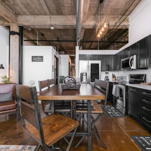 Dining area & fully equipped Kitchen