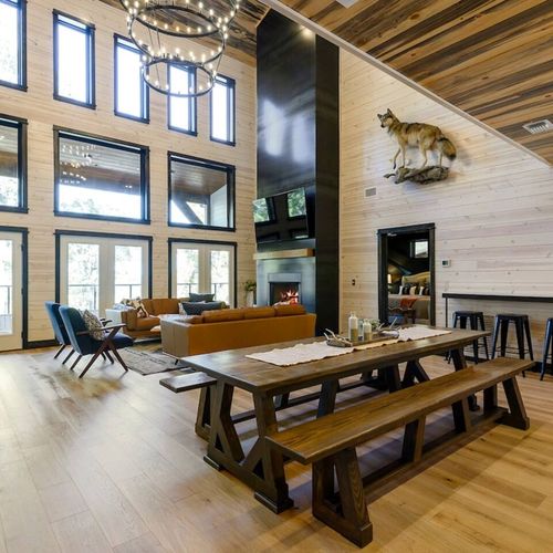 Open concept main level..