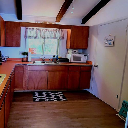 Kitchen:  the home has a lovely kitchen with all appliances, including a keurig coffee maker.