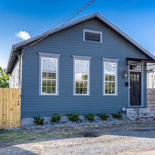 Beautiful Crescent City Cottage in Uptown Exterior