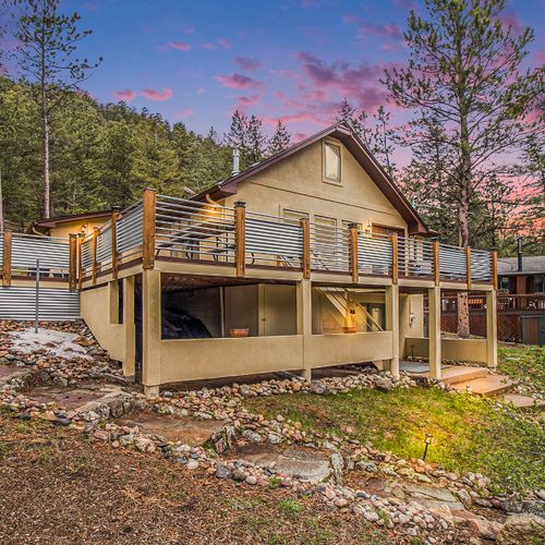 Disconnect and recharge in this peaceful, pine-framed retreat.
