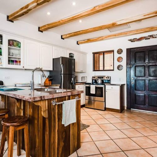 fully equiped kitchen