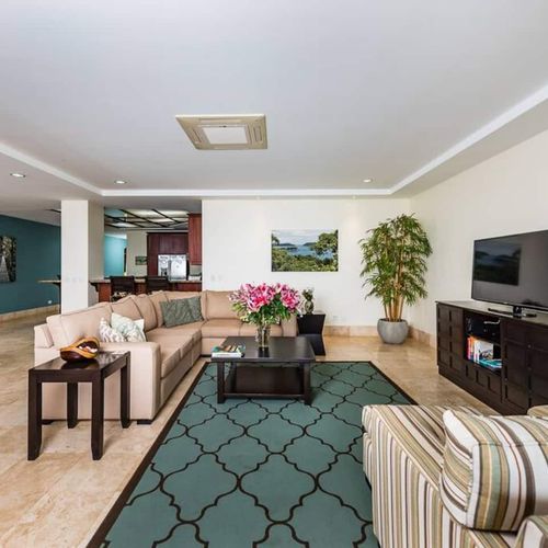 This room has central A/C to keep you cool.