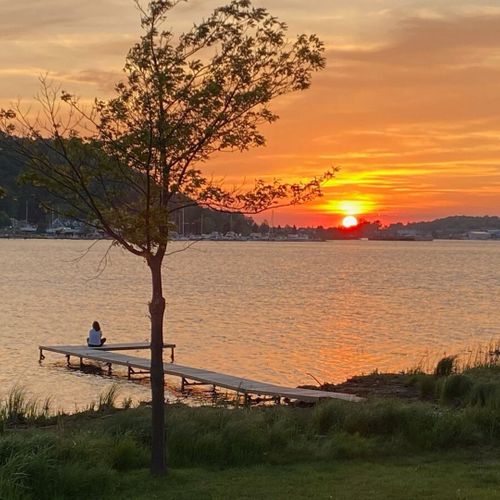 Overall:  we couldn't call it "sunset bay" without showing a photo of one of the beautiful sunsets on the lake! :-)