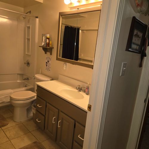 Bathroom:  the cabin has a full bathroom with a combination tub and shower.
