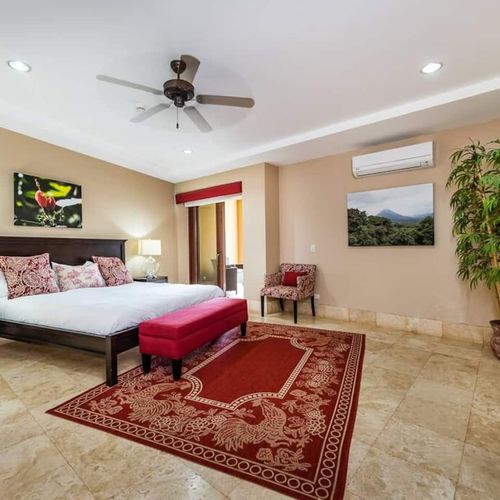 This room has it's own A/C unit to keep you cool all night.