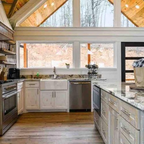 Dishwasher, oven, and oversized sink!