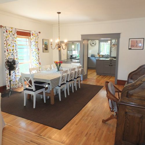 Dining area:  the house has a nice dining area with a large dining table with seating for up to 8 adults. There is also a beautiful chandelier above the dining table!