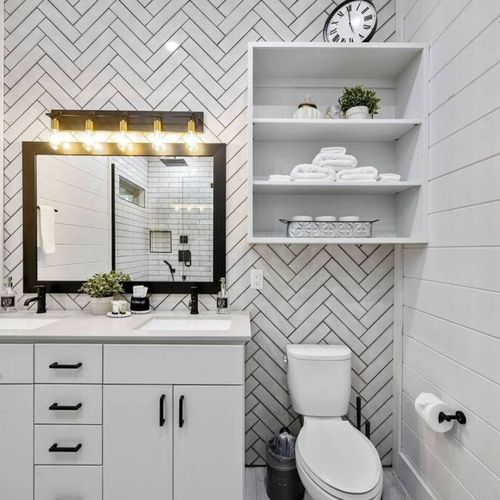 A double vanity for convenience.
