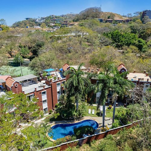 Balcones del Pacifico has an idela location in town but still surrounded by nature. It has also a shared pool.