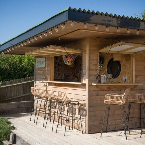 The stargazy arms - a property with a bar!