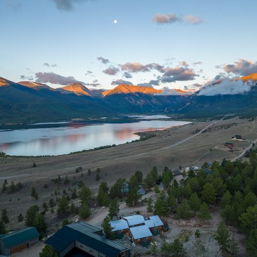 Welcome to mt hope cabins in twin lakes colorado–elevated retreats with a view you won't forget.