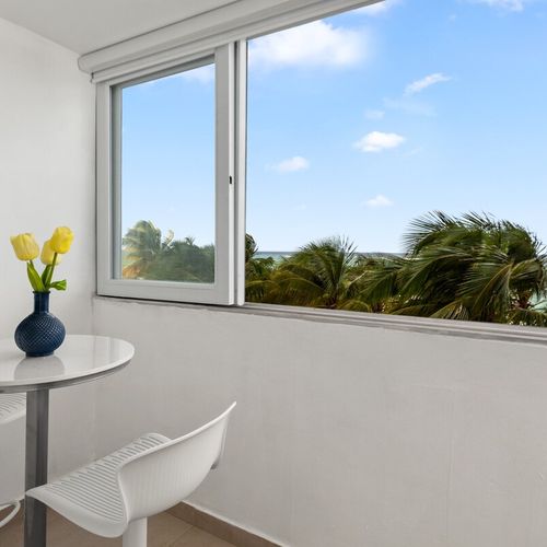 “I had a great time. Everything was as expected. The apartment was perfect for two. The location is amazing. The view of the ocean from the apartment was breathtaking. Otium group was a great host and made everything super easy.”
-Eliana