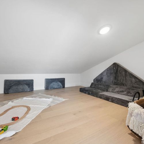Bonus kids space in loft