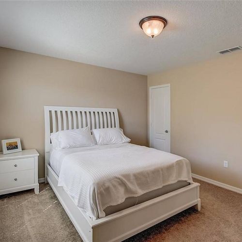 Queen Bedroom