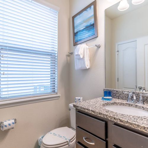 bathroom w/ toilet and sink